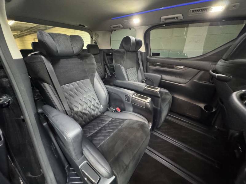 Toyota Alphard Mpv 2.4 Green #13