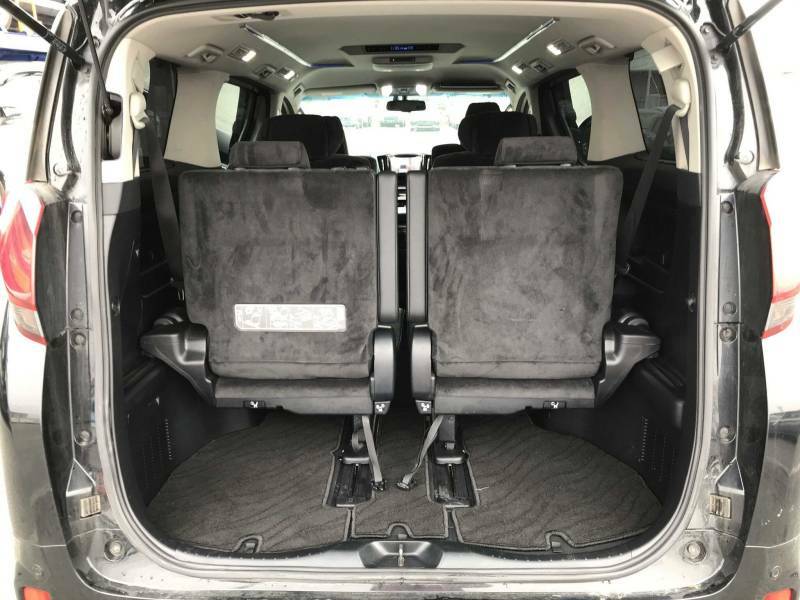 Toyota Alphard 2.4 Auto 5d #9