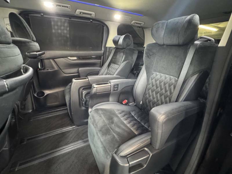 Toyota Alphard Mpv 2.4 Green #14