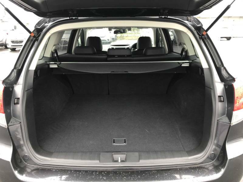 Subaru Legacy 3.0 Outback H6 Red #8