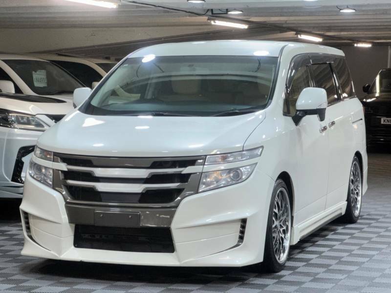 Nissan Elgrand 2.5 250 Xg Full Fledermaus Body Kit White #6