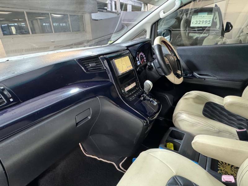 Toyota Alphard 3.5 V6 350 White #11