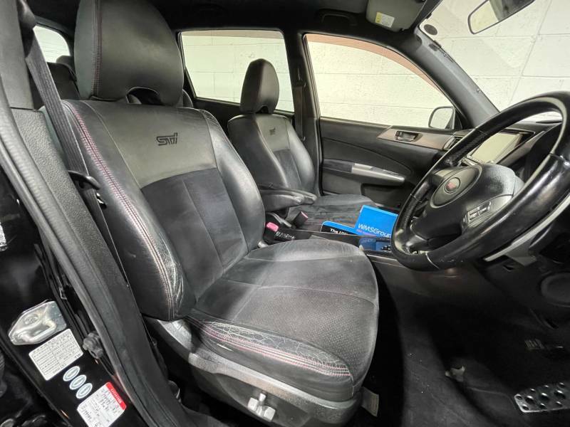 Seat  2.4 D5 R Design Se Geartronic Black #7