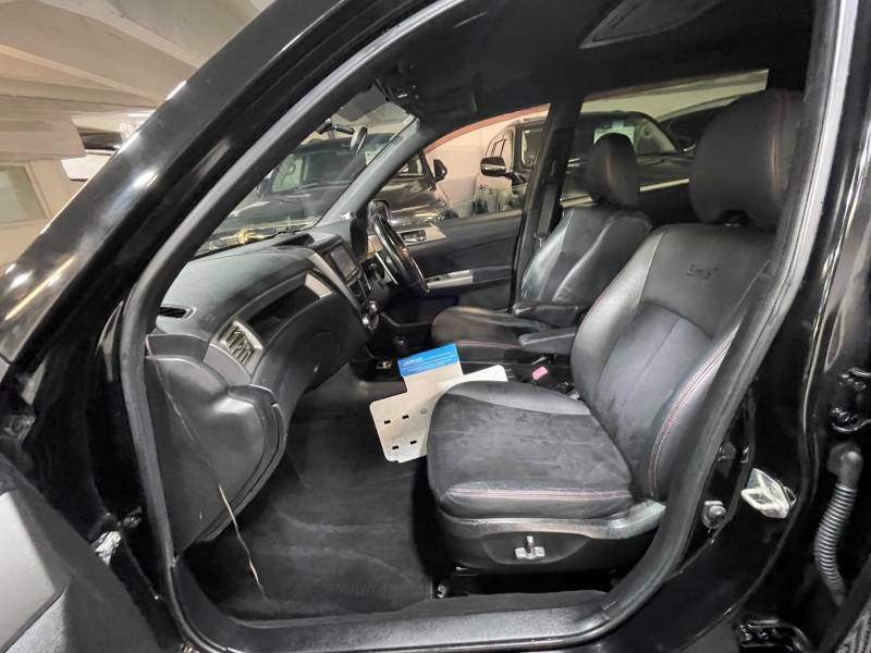 Seat  2.4 D5 R Design Se Geartronic Black #9