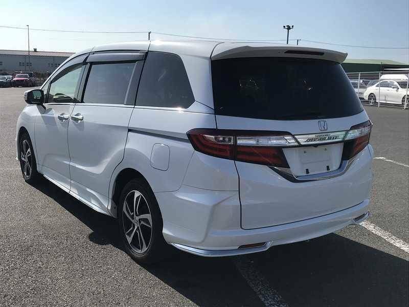 Honda Odyssey 2.4 Absolute Ex 4Wd 8 Seat K24 Ulez - 2013 6 White #3