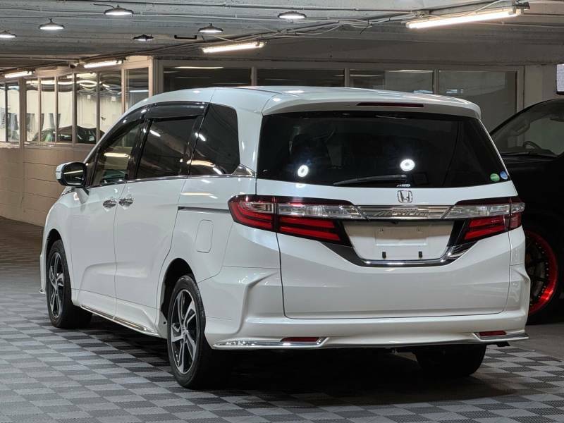 Honda Odyssey 2.4 Absolute Ex 4Wd 8 Seat K24 Ulez White #3