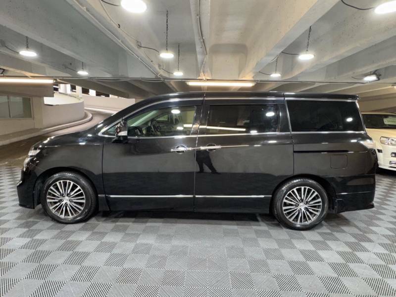 Nissan Elgrand 2.5 250 Highway Star 7 Seat Ulez Black #2