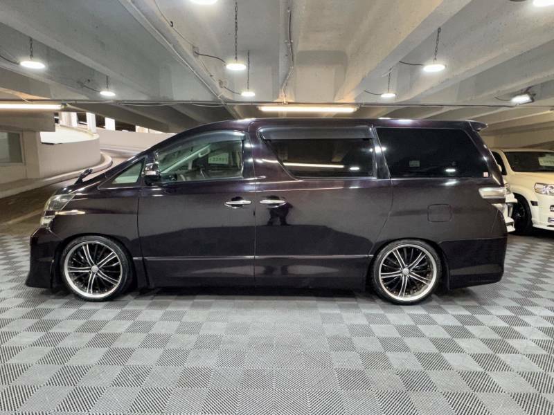 Toyota Vellfire 2.4Z Platinum Selection 7 Seat Ulez Purple #2