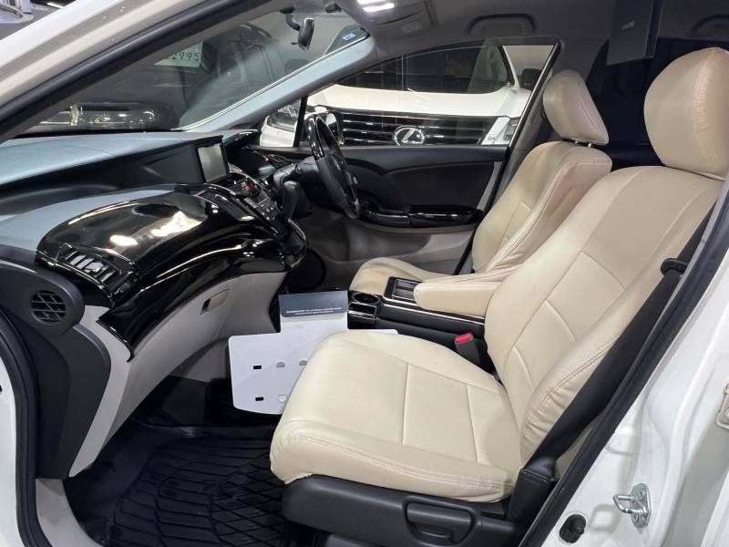 Honda Odyssey 2.4 White #9