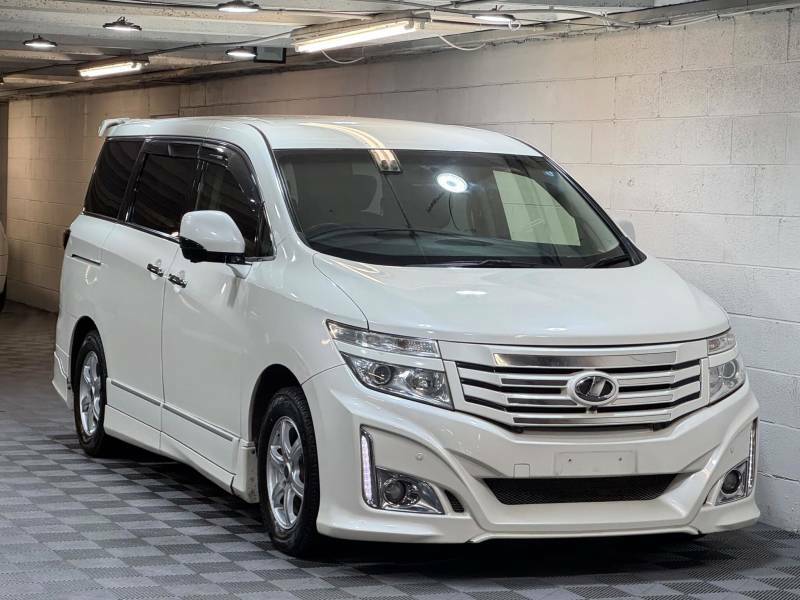 Nissan Elgrand 2.5 250 Highway Star Full Impul Car Ulez White