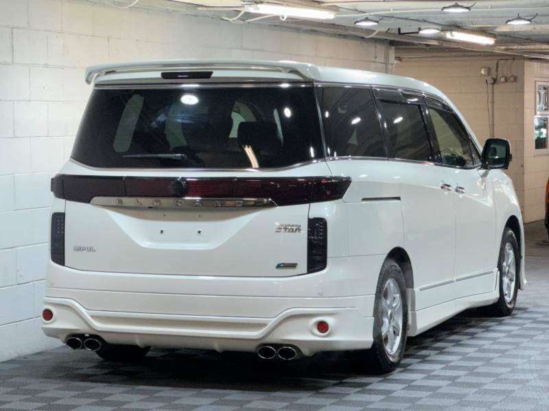 Nissan Elgrand 2.5 250 Highway Star Full Impul Car Ulez White #4