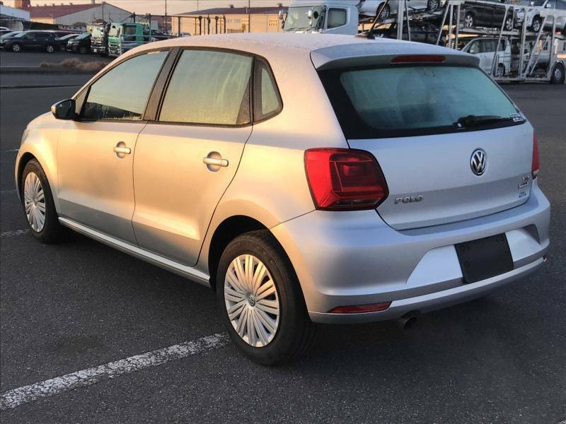 Volkswagen Polo 1.2 Tsi Bluemotion Tech Sel Hatchback D Silver #2