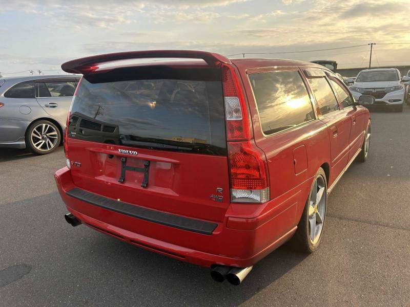 Volvo V70 2.5 R Estate 266 Gkm, 300 B Red #2