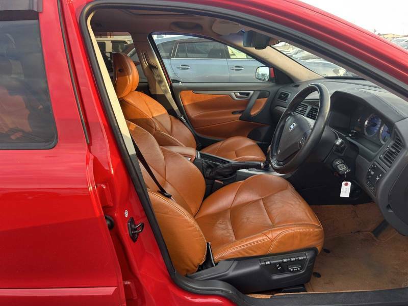 Volvo V70 2.5 R Estate 266 Gkm, 300 B Red #5