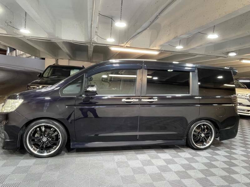 Honda StepWagon Spada 2.0 Z Edition 8 Seat Ulez Black #2