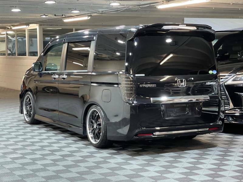 Honda StepWagon Spada 2.0 Z Edition 8 Seat Ulez Black #3