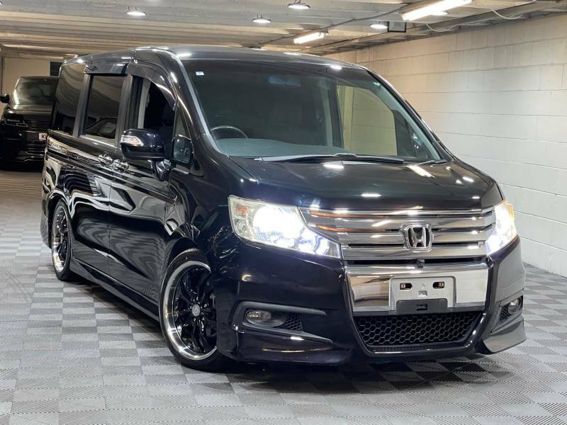 Honda StepWagon 2.0 White #18