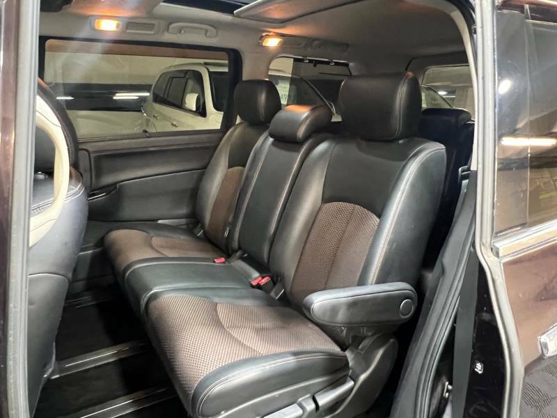 Nissan Elgrand  Black #11