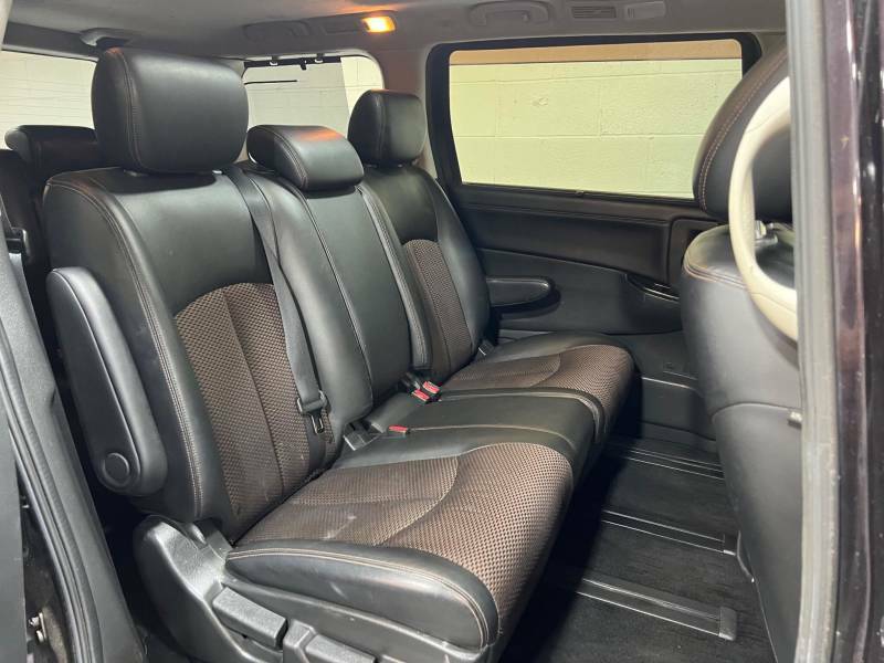 Nissan Elgrand  Black #12