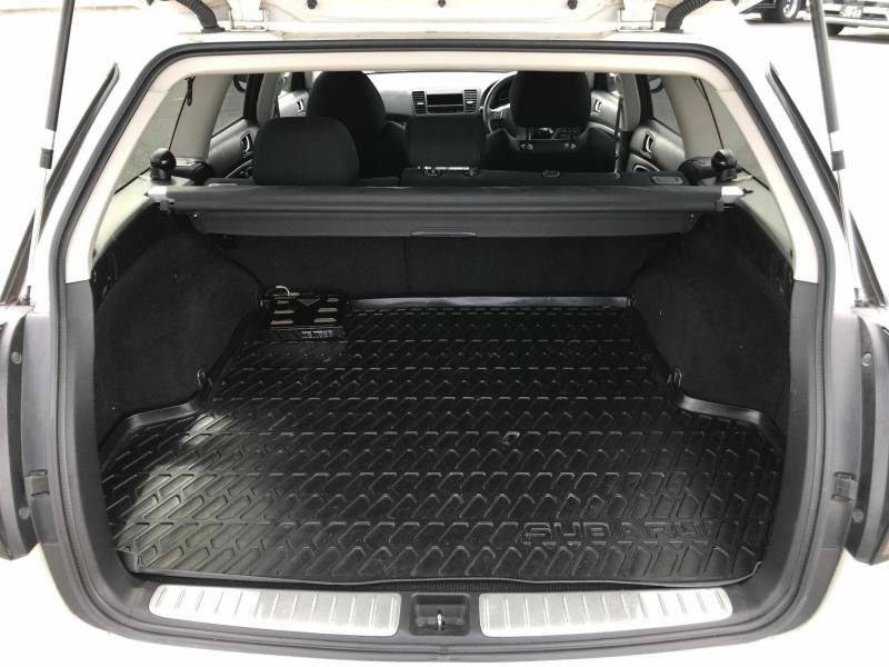Subaru Legacy Saloon 3.0 R Spec.b 200316 Black #8