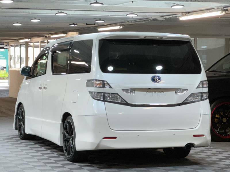 Toyota Vellfire 2.4Z Platinum Selection 2 7 Seat White #3
