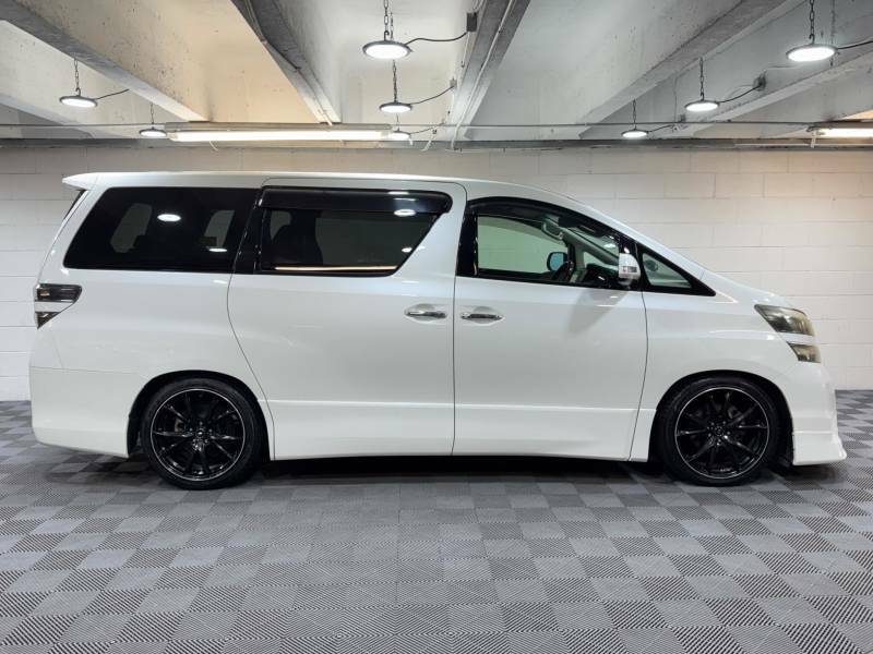 Toyota Vellfire 2.4Z Platinum Selection 2 7 Seat White #5