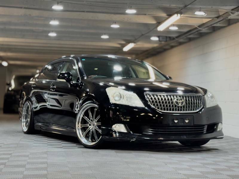 Toyota Crown Royal Saloon Green #13