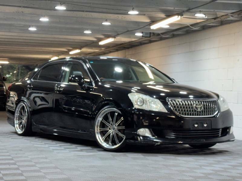 Toyota Crown Royal Saloon Green #14