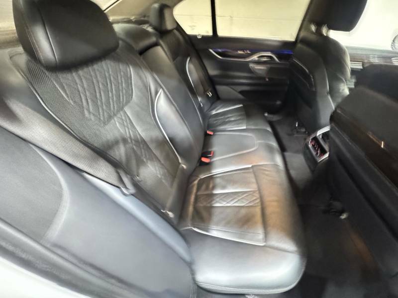 BMW 7 Series 740Ld Xdrive White #11