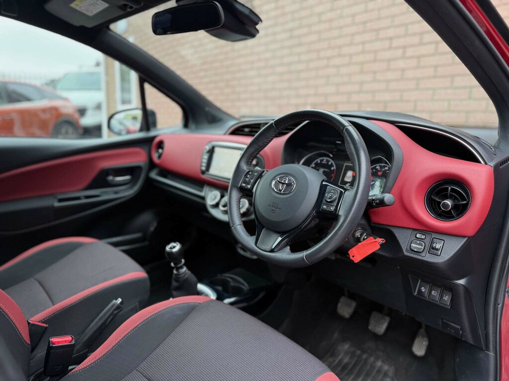 Toyota Yaris Bi-tone Vvt-i VE67JRU  #3