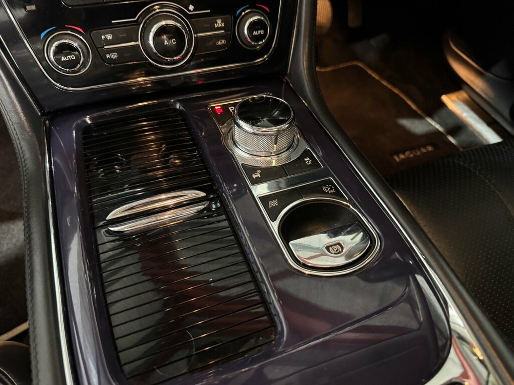 Jaguar XJ 3.0 3.0D V6 Portfolio Black #43