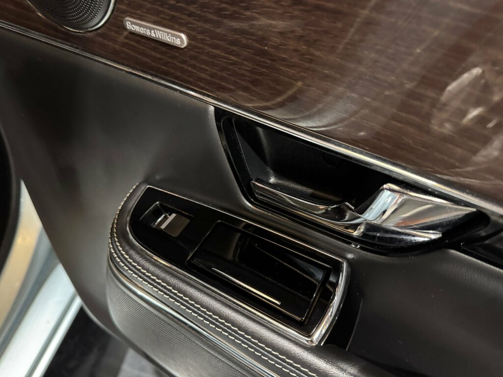 Jaguar XJ 3.0 3.0D V6 Portfolio Black #23