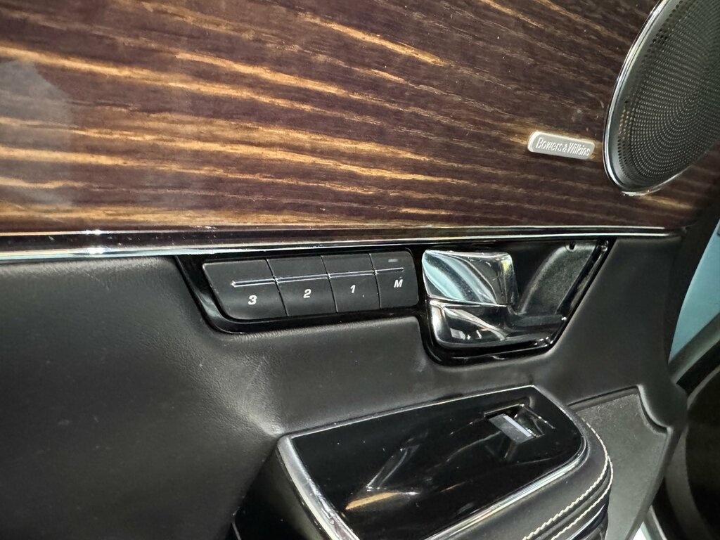 Jaguar XJ 3.0 3.0D V6 Portfolio Black #40