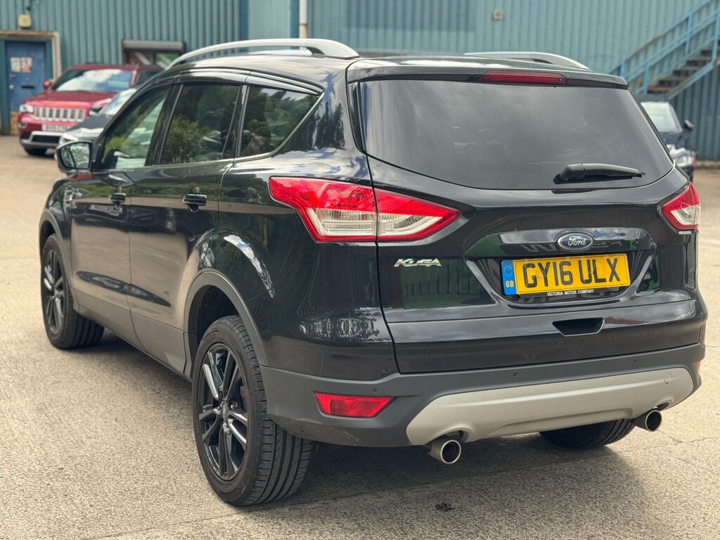 Ford Kuga 2.0 Tdci 150 Titanium 2Wd White #4