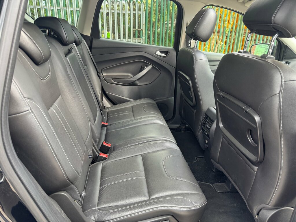 Ford Kuga 2.0 Tdci 150 Titanium 2Wd White #6