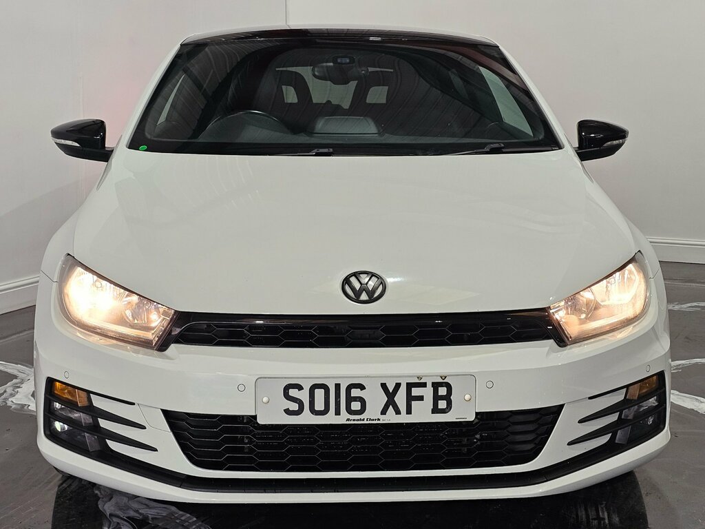 Volkswagen Scirocco 1.4 Tsi Bluemotion Tech Gt Black Edition Hatchback White #2