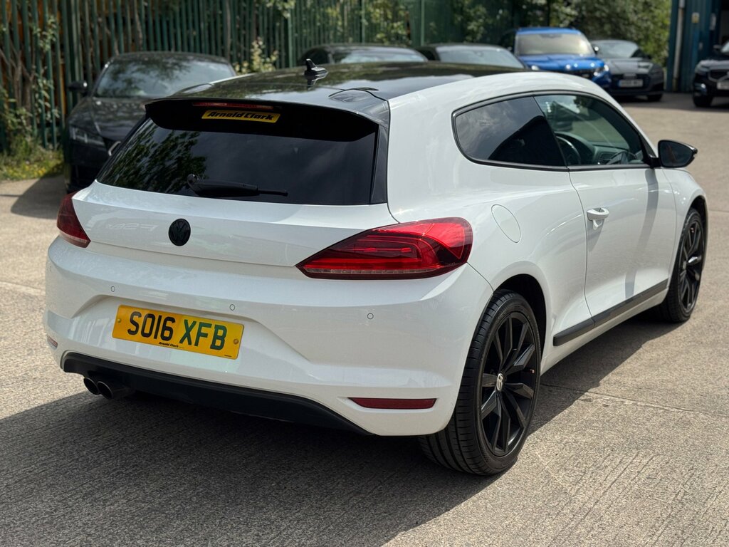 Volkswagen Scirocco 1.4 Tsi Bluemotion Tech Gt Black Edition Hatchback White #3