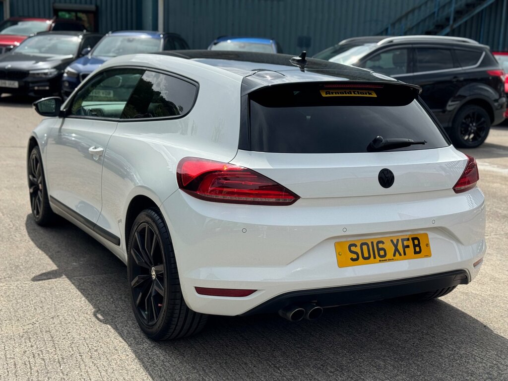 Volkswagen Scirocco 1.4 Tsi Bluemotion Tech Gt Black Edition Hatchback White #4