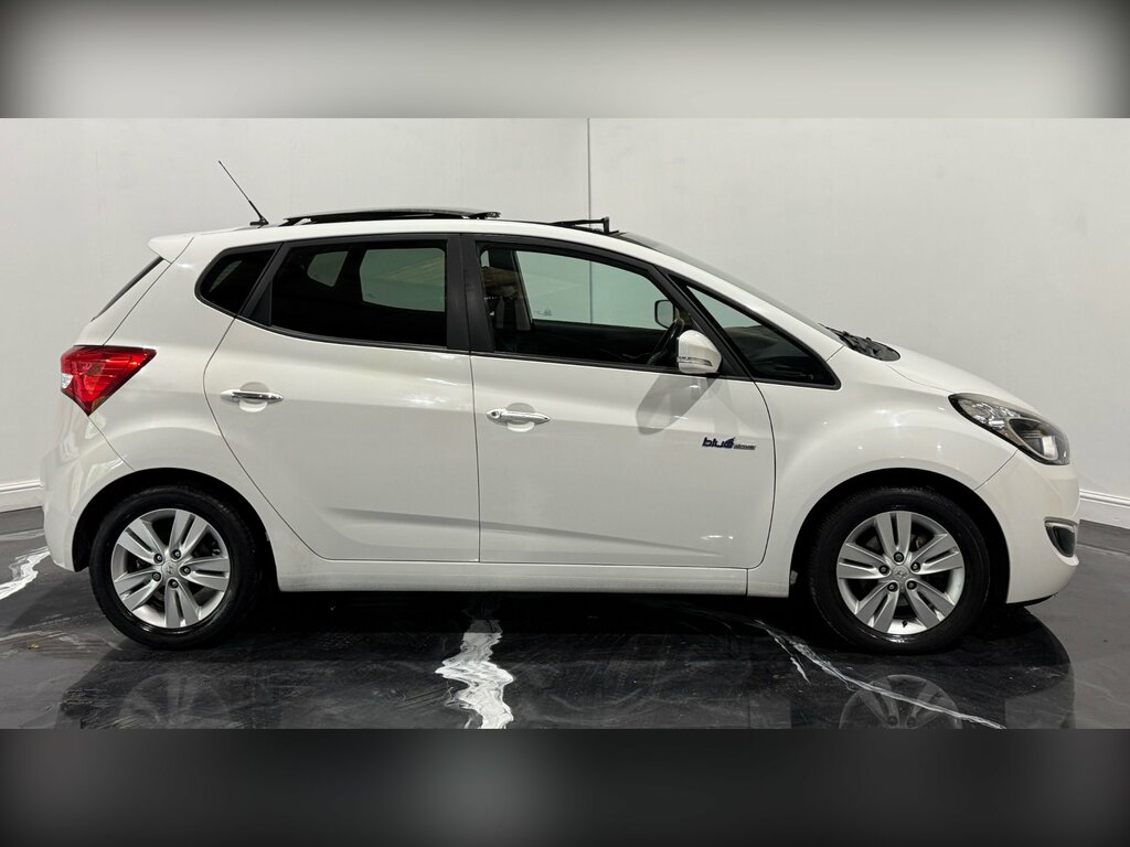 Hyundai Ix20 1.6 Crdi Style Hatchback Euro 5 White #4