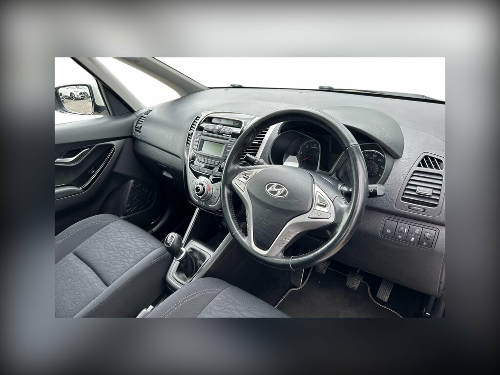 Hyundai Ix20 1.6 Crdi Style Hatchback Euro 5 White #5