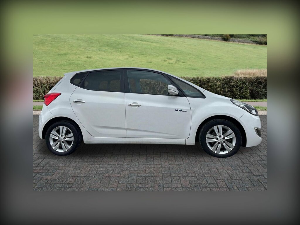 Hyundai Ix20 1.6 Crdi Style Hatchback Euro 5 White #4