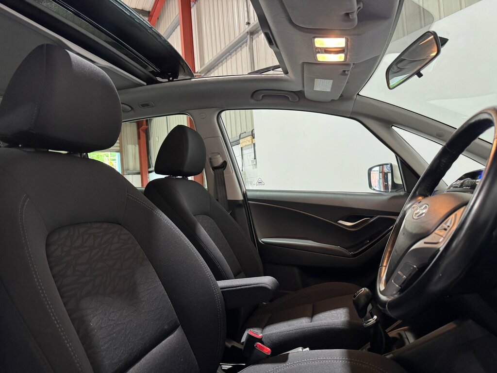 Hyundai Ix20 1.6 Active Euro 5 White #10