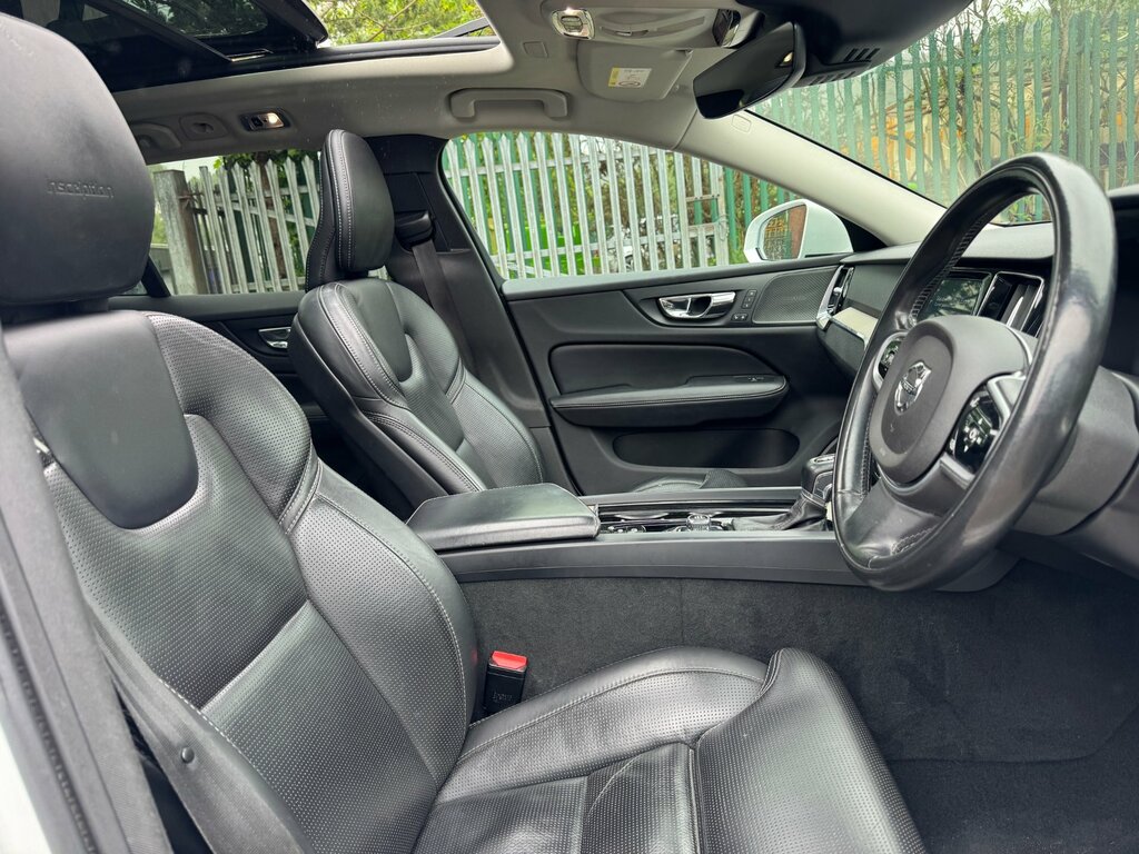 Volvo V60 2.0 D4 Inscription Pro Estate Euro White #5