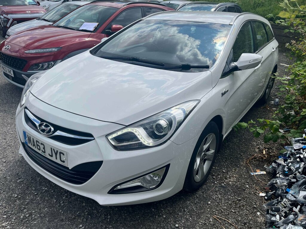 Hyundai I40 1.7 Crdi Blue Drive Active Estate Manua White #2