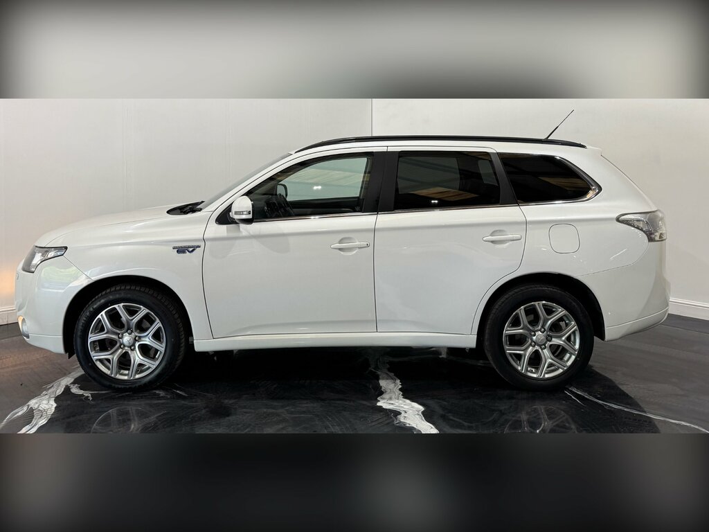 Mitsubishi Outlander 2.0H 12Kwh Gx4h Suv Plug-in Hybrid Cvt WN15WRJ White #5