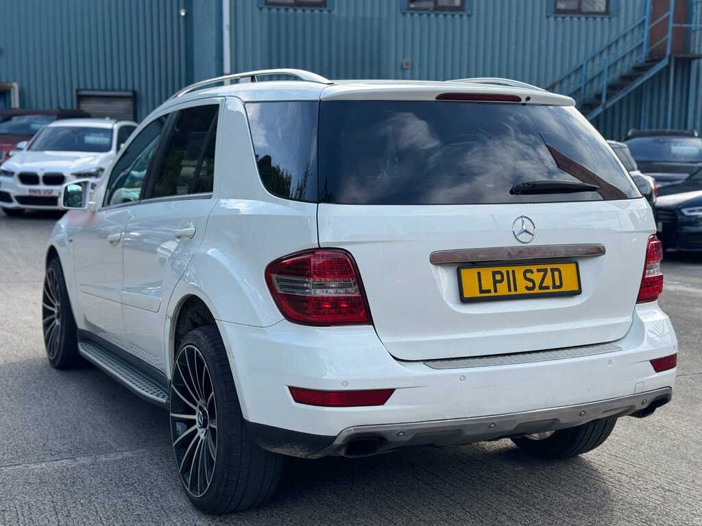 Mercedes-Benz M Class 3.0 Ml350 Cdi V6 Blueefficiency Grand Edition Suv White #4
