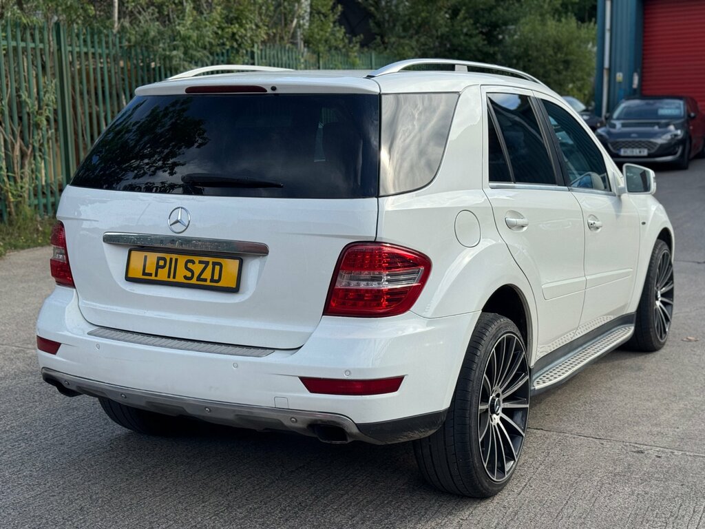 Mercedes-Benz M Class 3.0 Ml350 Cdi V6 Blueefficiency Grand Edition Suv White #3