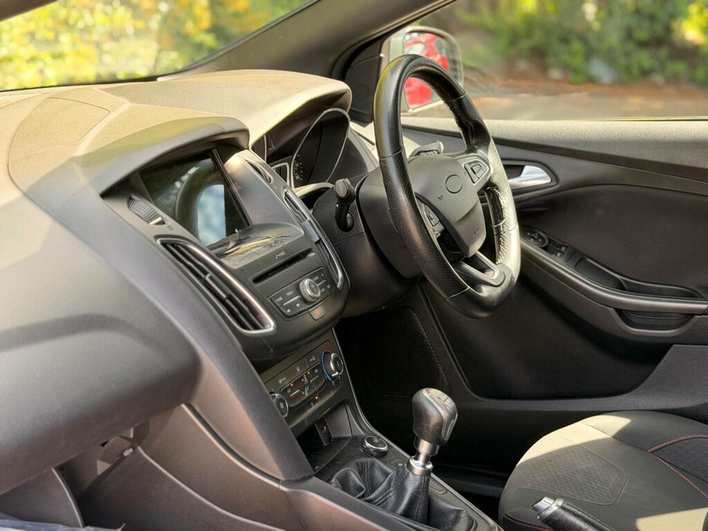 Ford Focus 1.0 Ecoboost 140 St-line Navigation Black #11