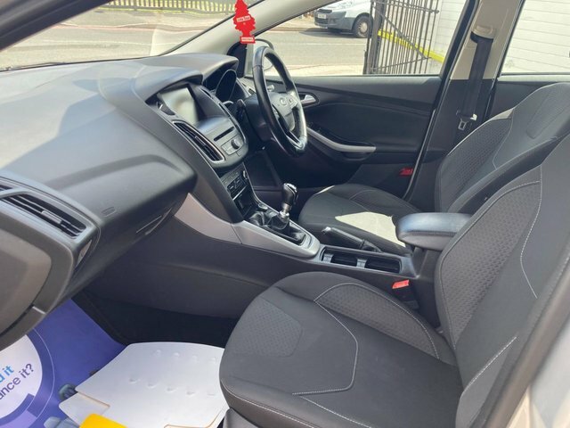 Ford Focus Zetec Edition White #2