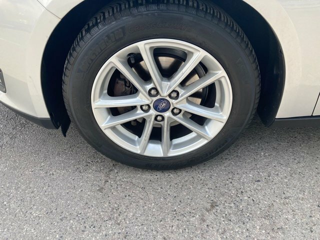 Ford Focus Zetec Edition White #1